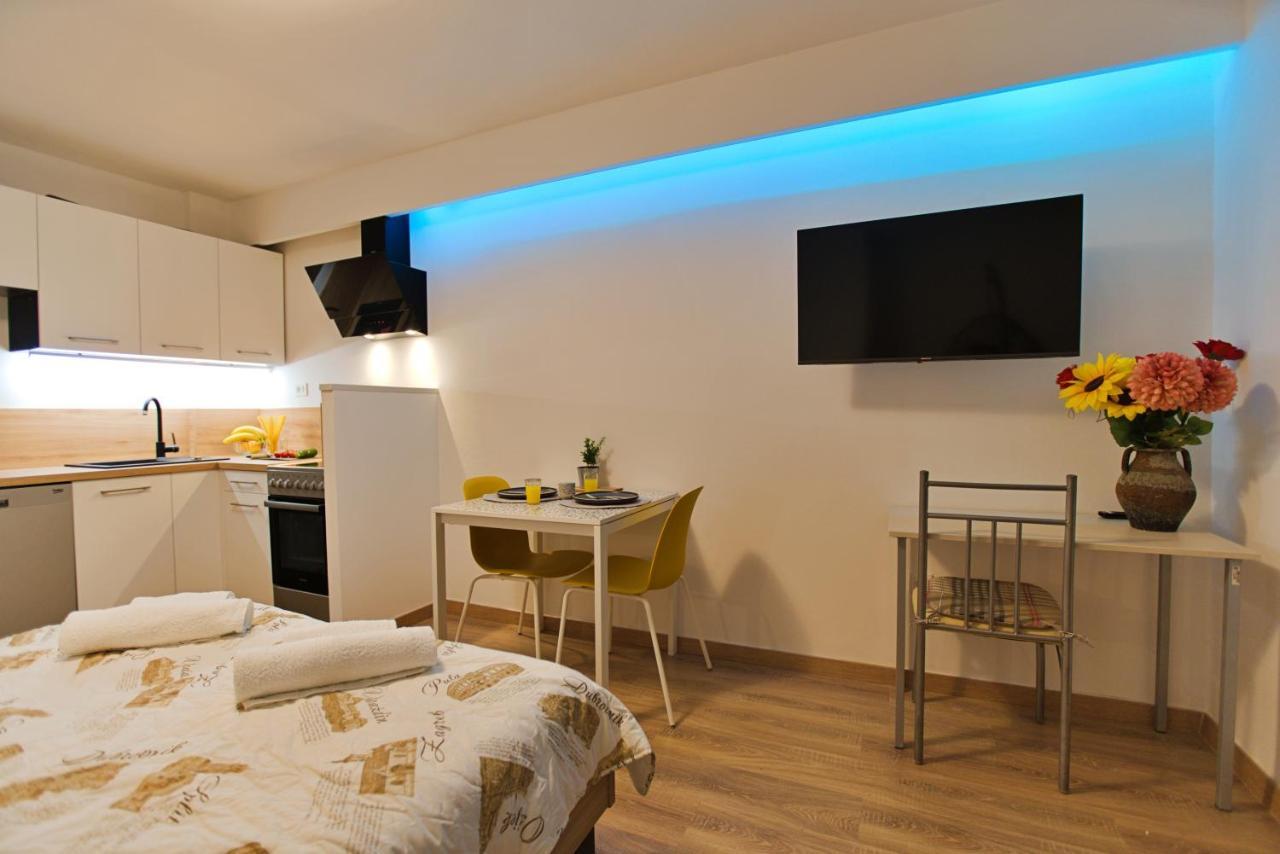 Apartments Kiwi Rovinj Exteriör bild